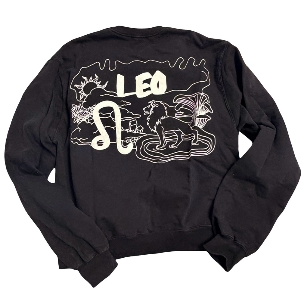 Black Leo Zodiac Graphic Sweatshirt